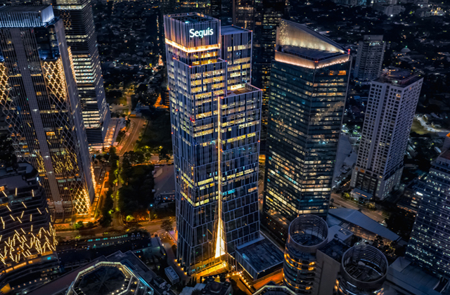 Sequis Tower (Photo by Mario Wibowo)